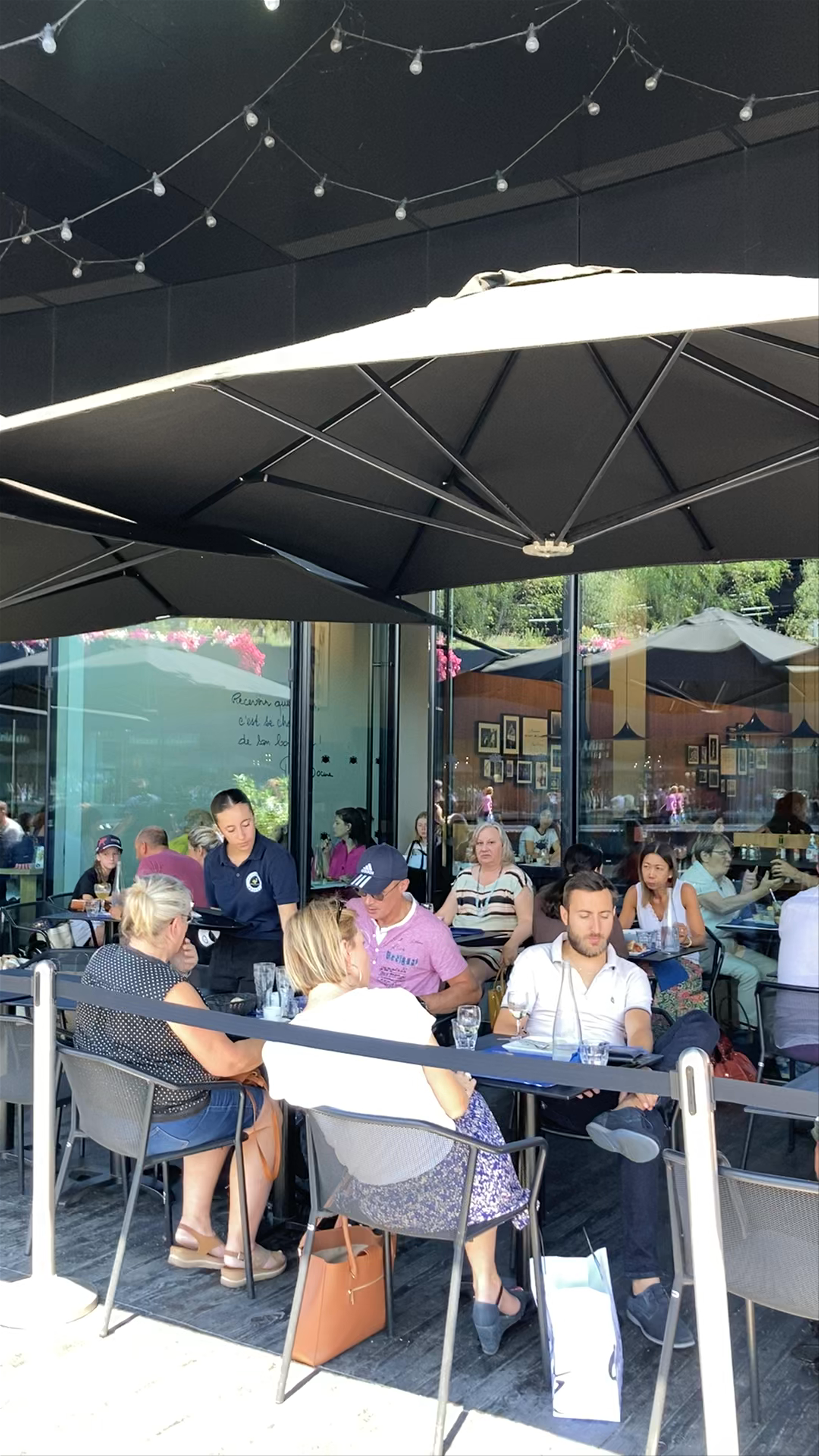 Rendez-Vous Bocuse Original Comptoir: Charming French Café Scene in Villefontaine