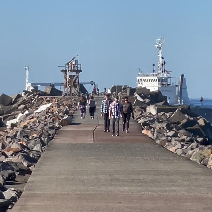 Nobby's Breakwater - Beaches Near Me - Newcastle East, NSW