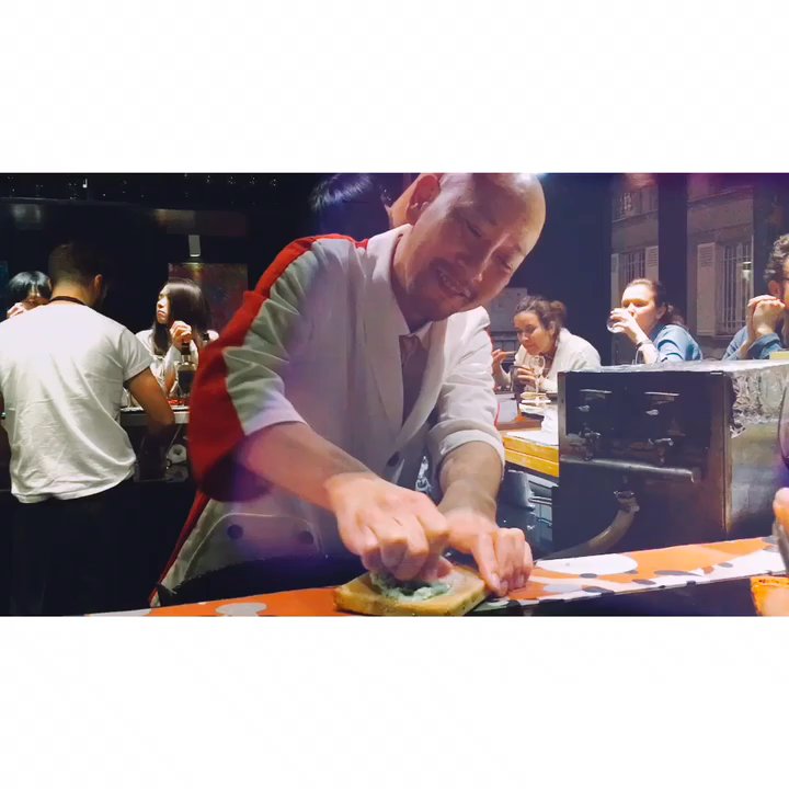 Guilo Guilo - Le chef Edakuni nous explique comment le VRAI Wasabi est préparé. Il frotte la racine de Wasabi sur de la peau de requin !! - Japanese Near Me - Paris, 75