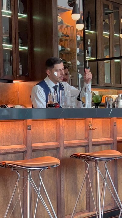 Pier 42 - Making cocktails - Bars Near Me - Oslo, 03