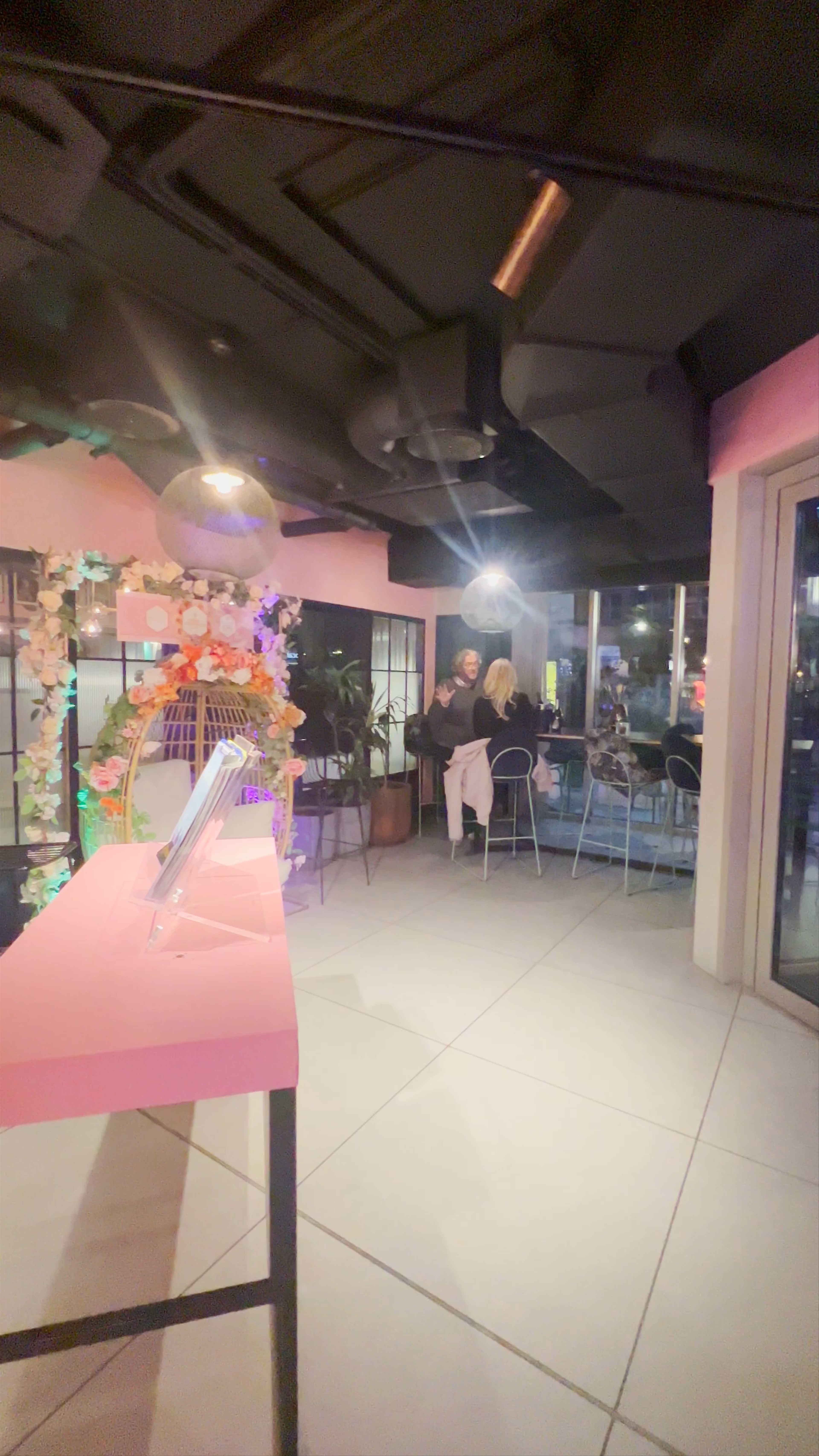 Motley Bar & Lounge: Chic Nightlife on Deansgate, Manchester
