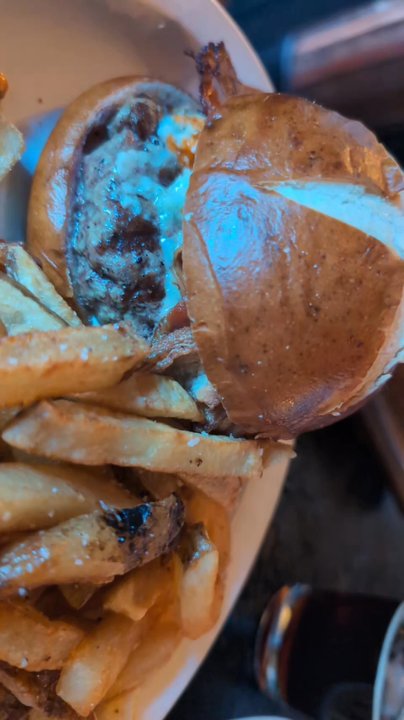 Jackson Ave Pub - Burgers Near Me - Naperville, Illinois
