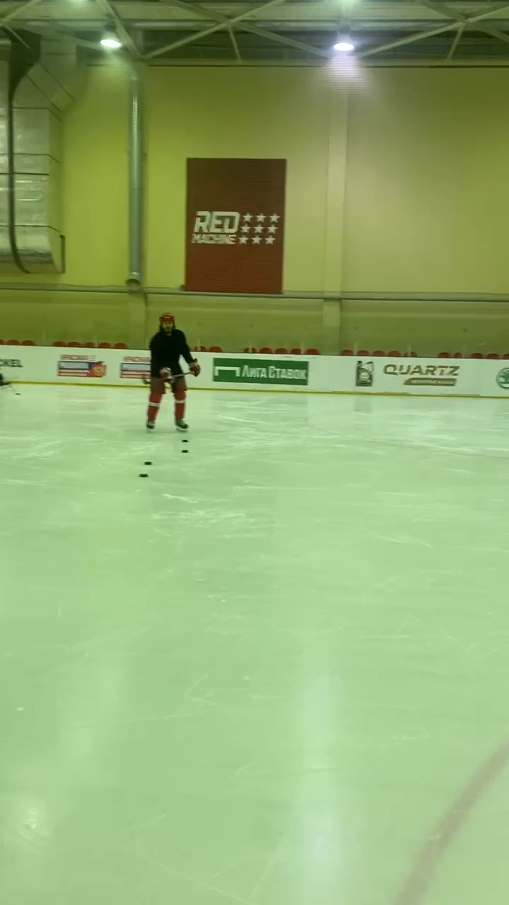 Rustam Taramov's Skills Shine in On-Ice Training with Spartak Moskva-2