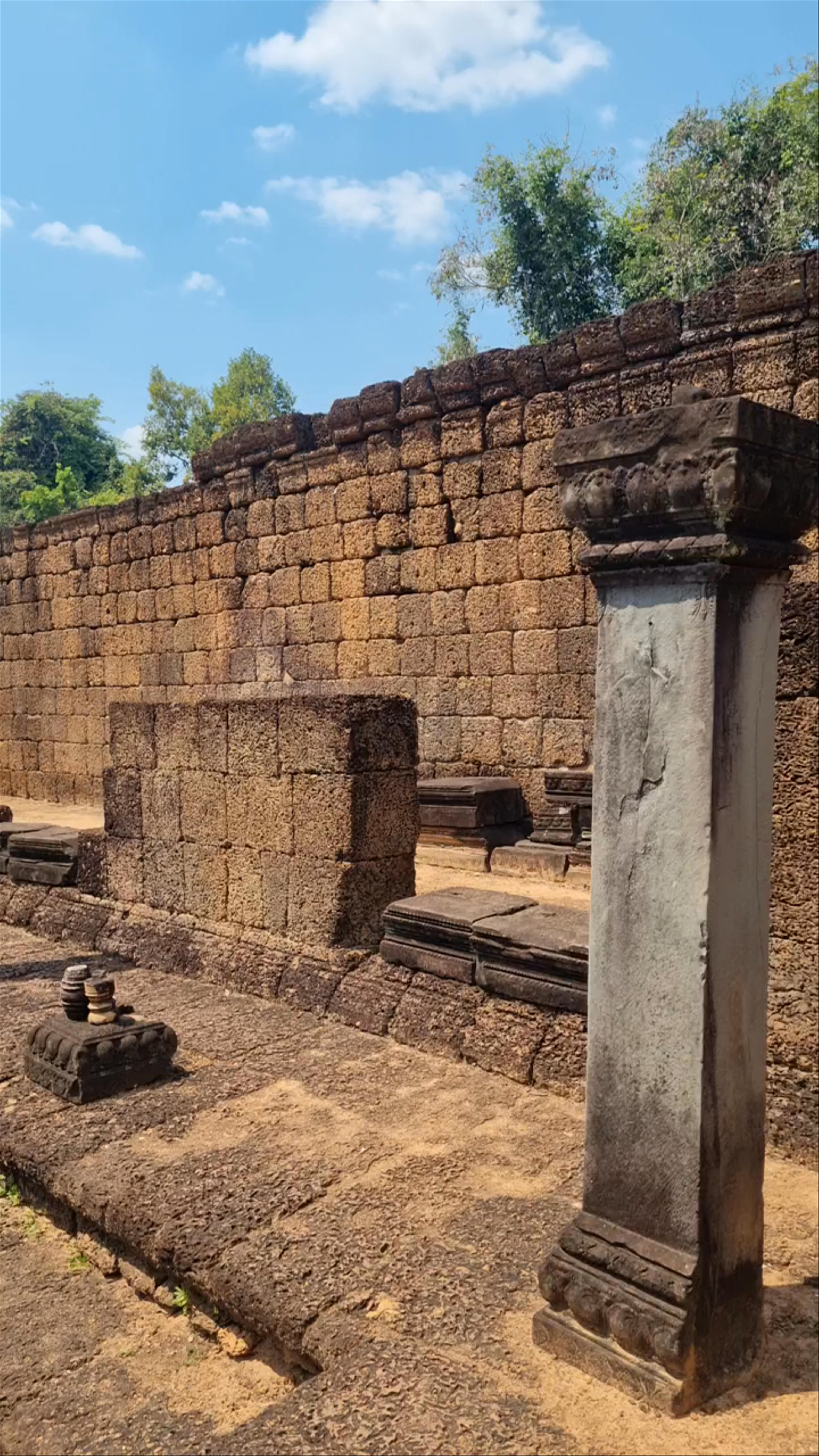 Banteay Samre: Ancient Temple Ruins in Siem Reap, Cambodia