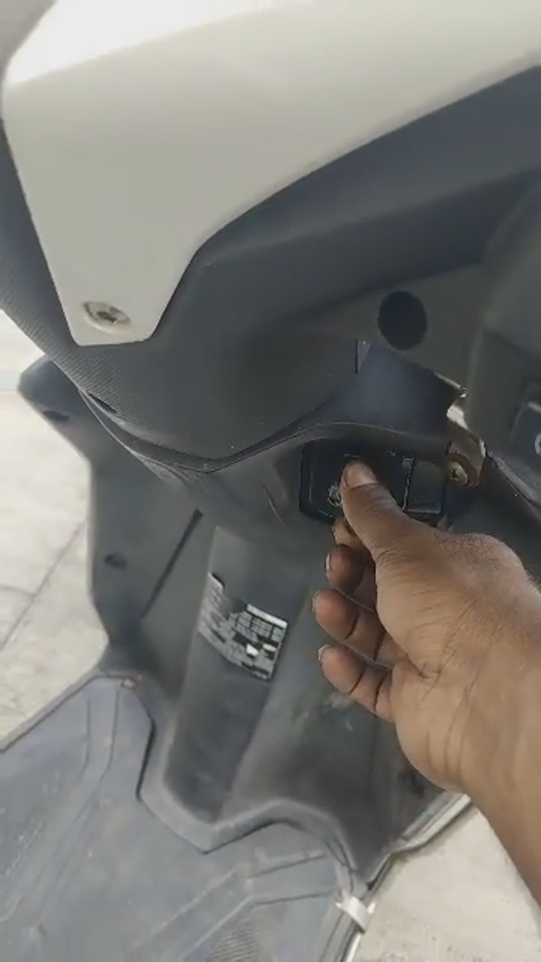 Walk-around video thumbnail