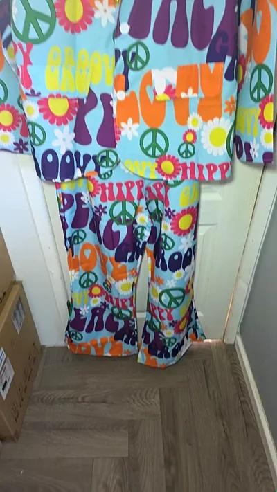 GROOVY HIPPIE SUIT