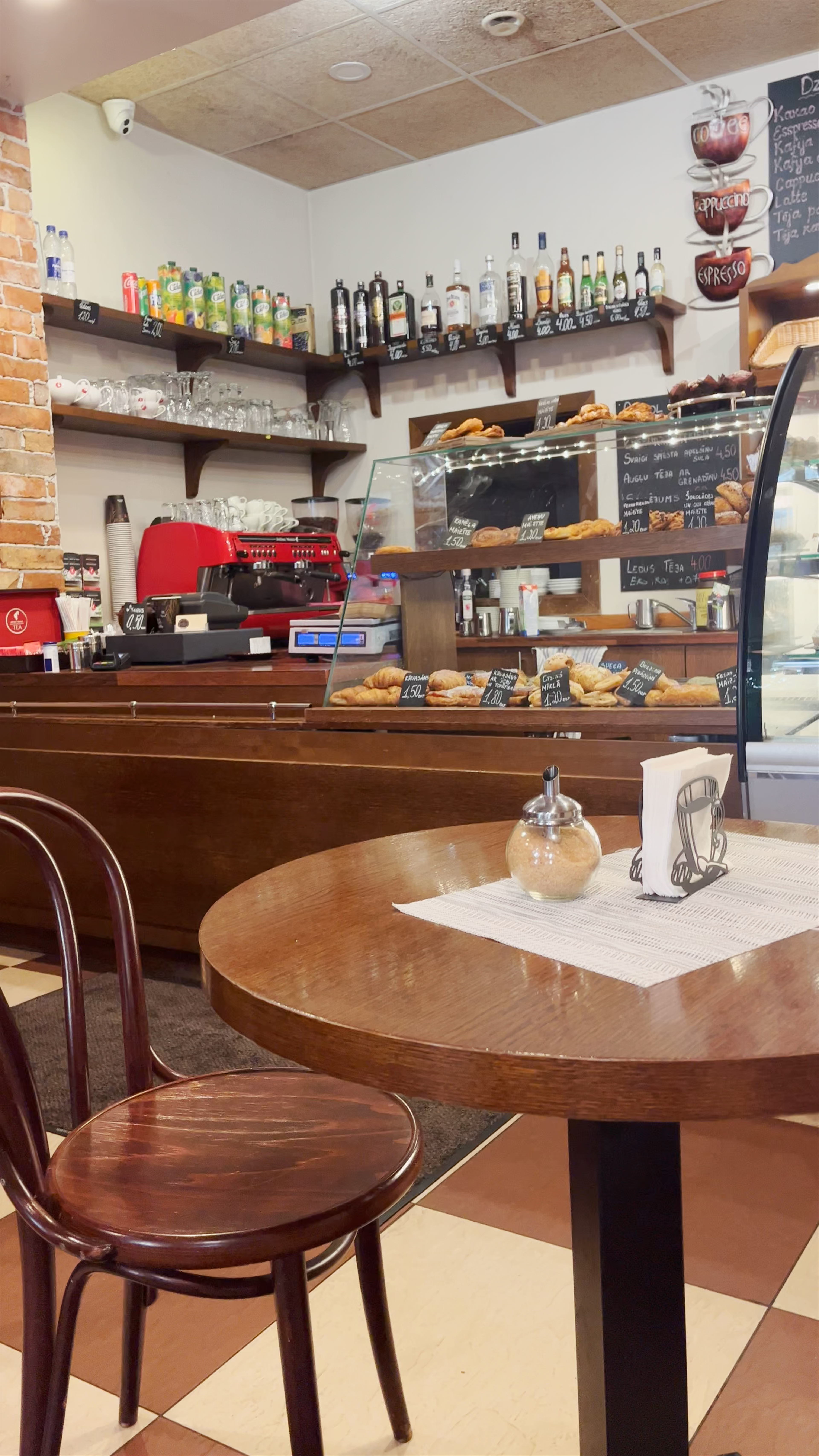 KD Konditoreja: Cozy Baltic Bakery Experience in Central Riga