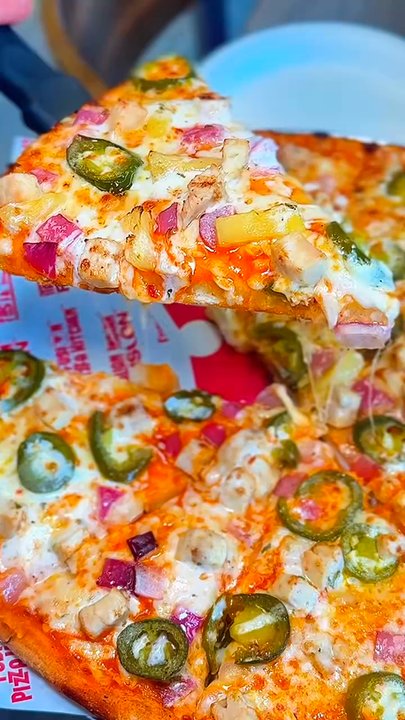 Pizza Twist - Pizza Near Me - Riverside, California