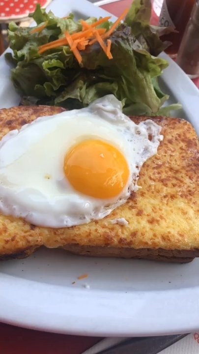 Les Chimères - Brasseries Near Me - Paris, 75