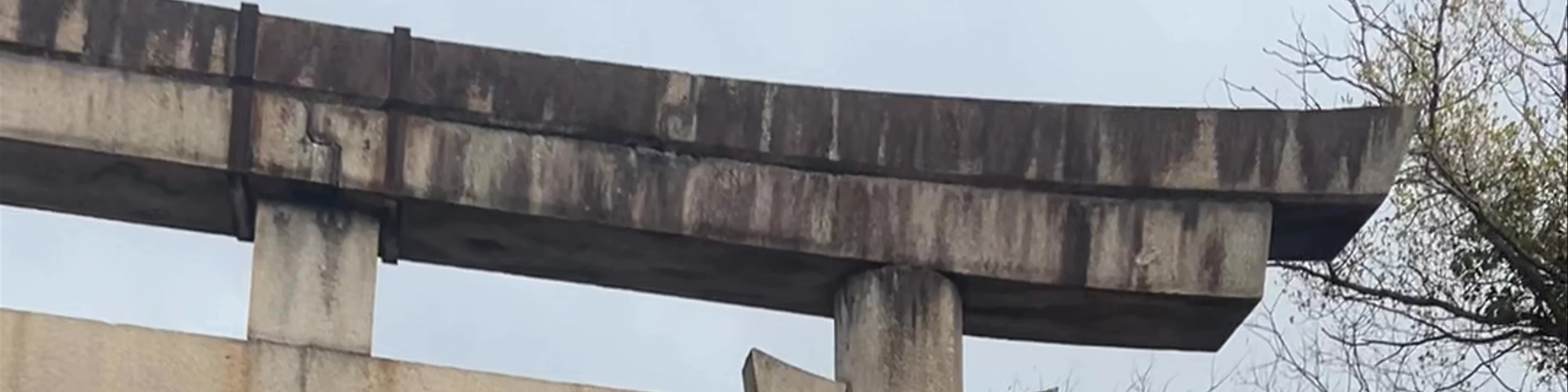Shitennoji Ishinotorii (Stone Torii Gate)