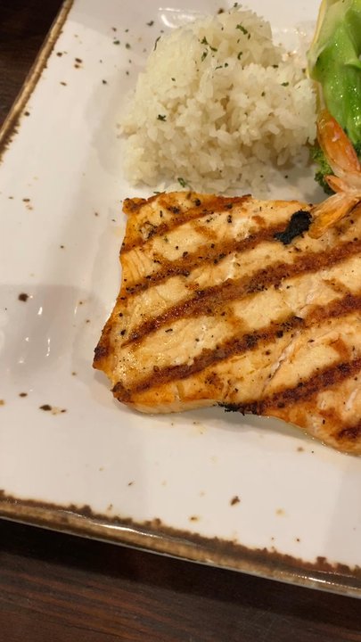 Bubba Gump Shrimp - Jenny's Salmon & Shrimp $28.99 without taxes - Seafood Near Me - Orlando, Florida