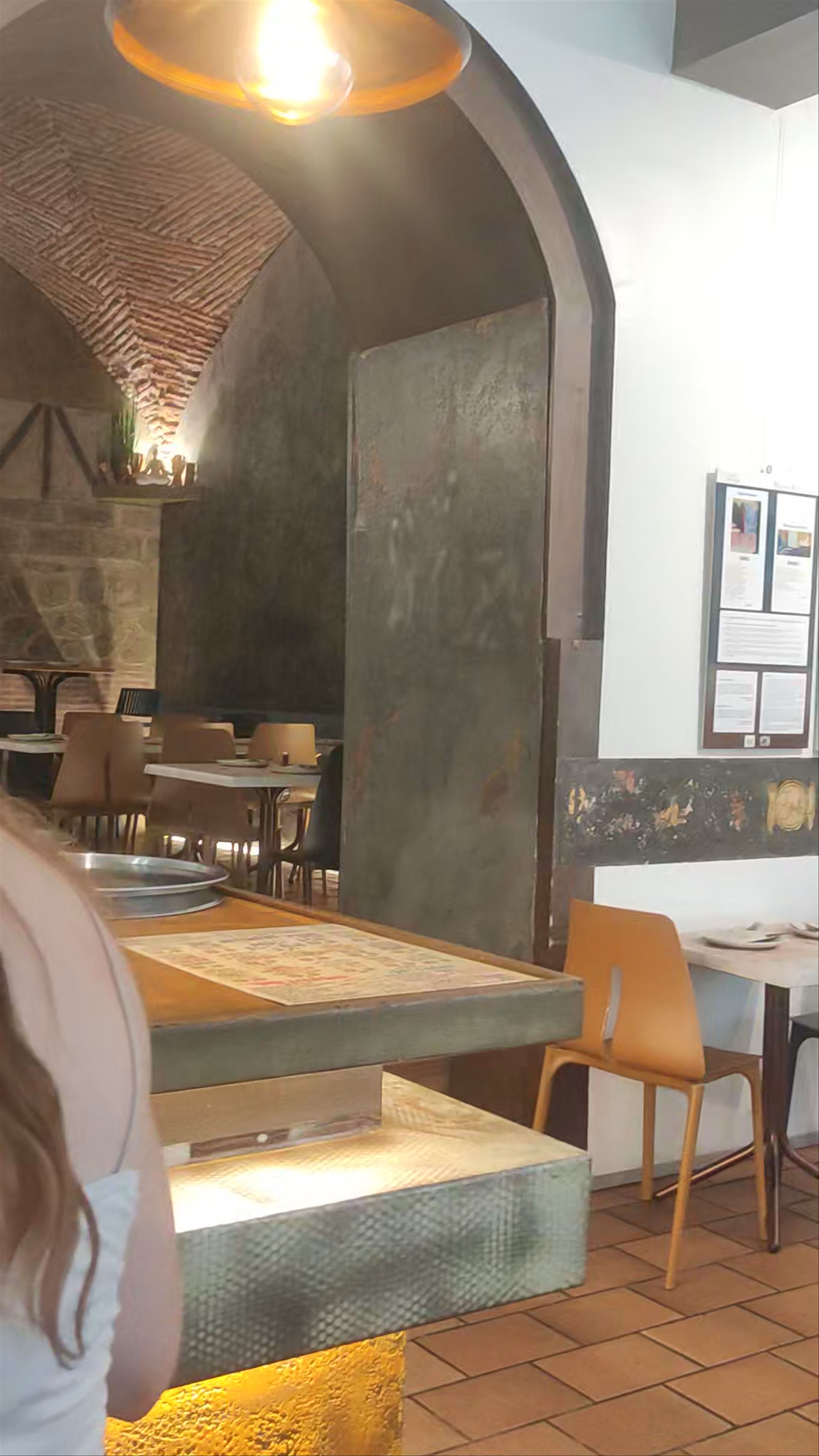 Tapería 8ª Arte: Artistic Dining Experience in Cáceres, Spain