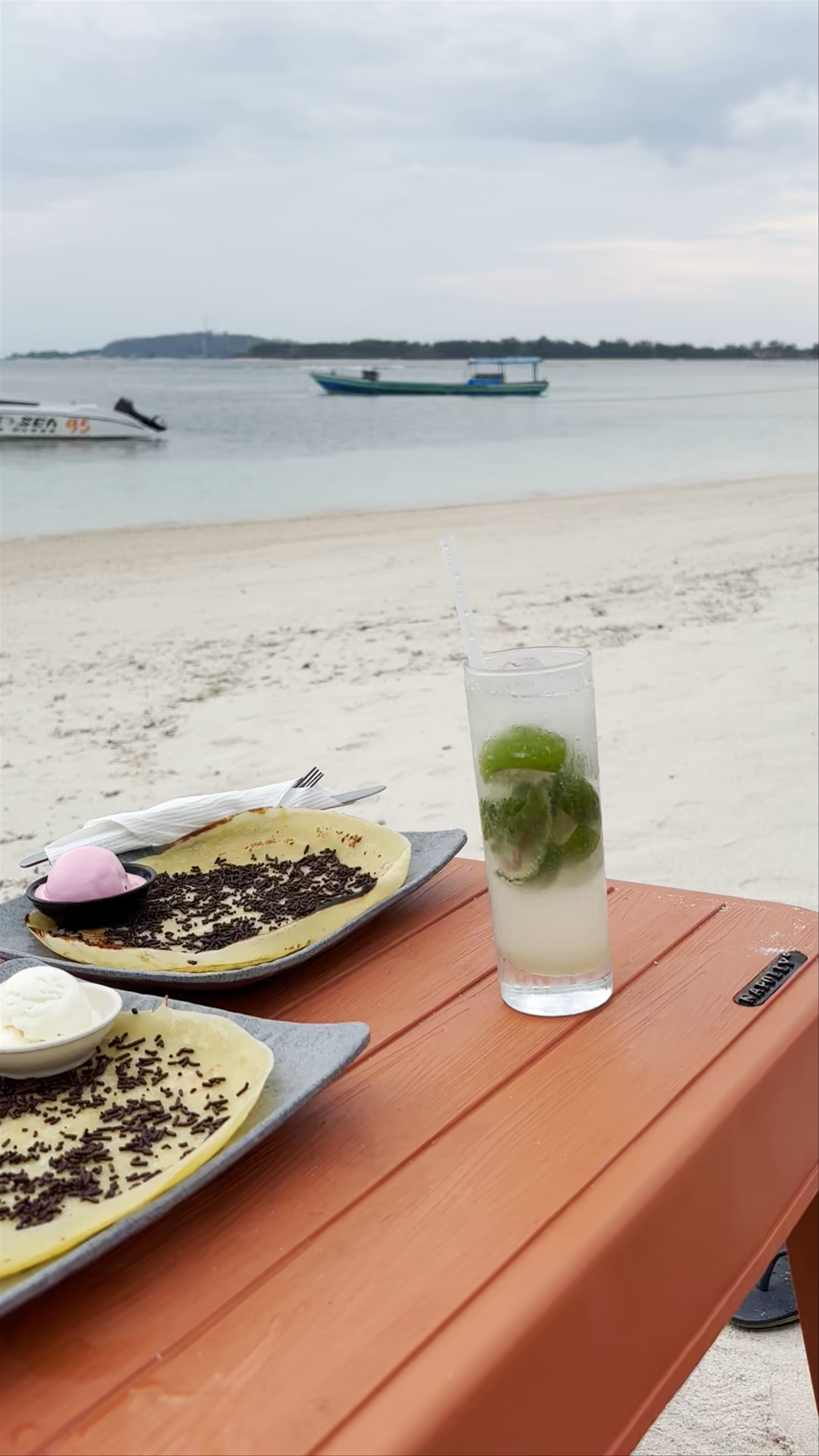 Papaya Restaurant & Beach Club Gili Air