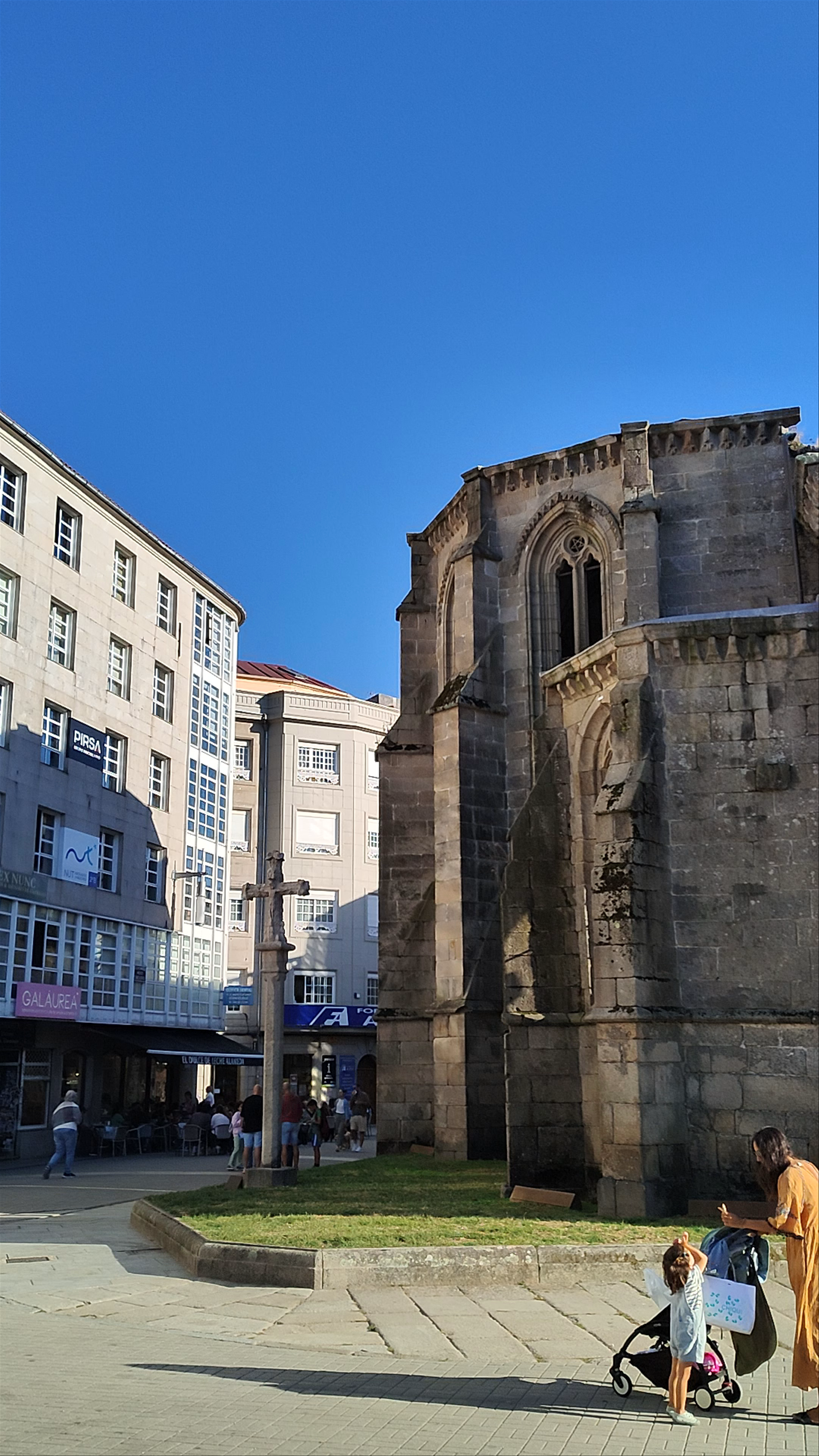 Ruinas de Santo Domingo: Historic Tranquility in Pontevedra, Spain