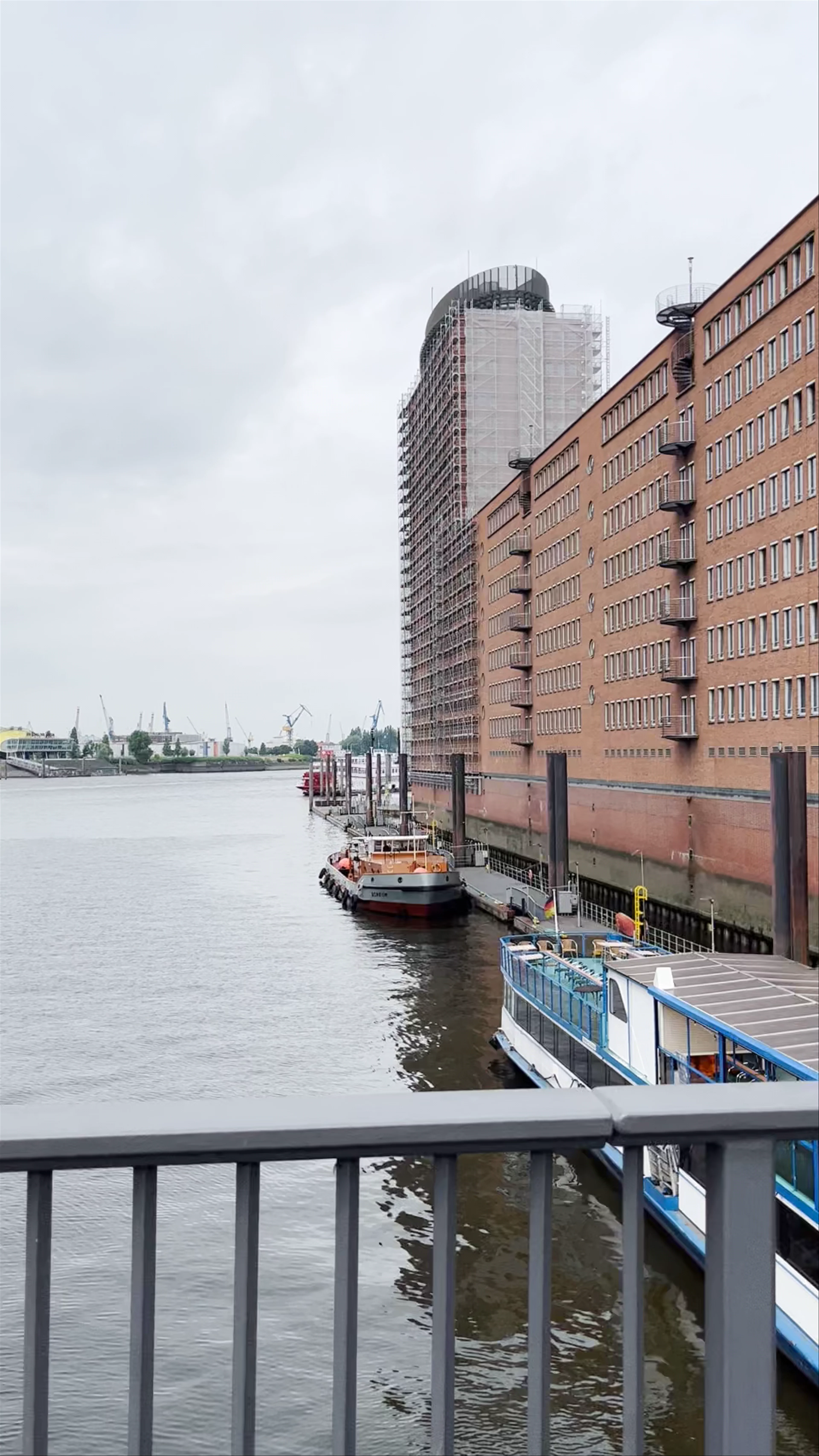 Elbphilharmonie, Platz der Deutschen Einheit