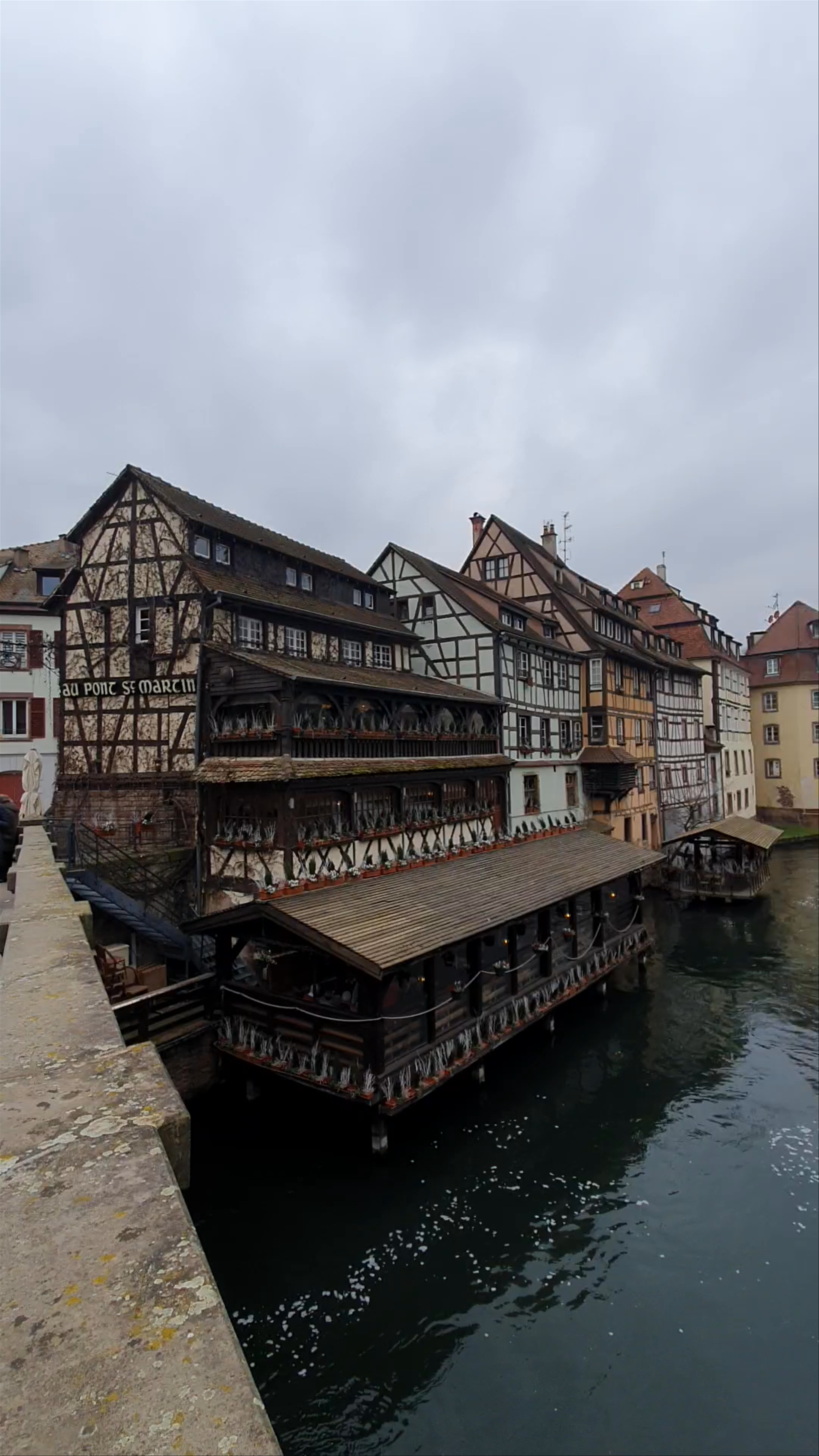 Ecluse A de la Petite France: Charming Half-Timbered Houses Over Water in Strasbourg