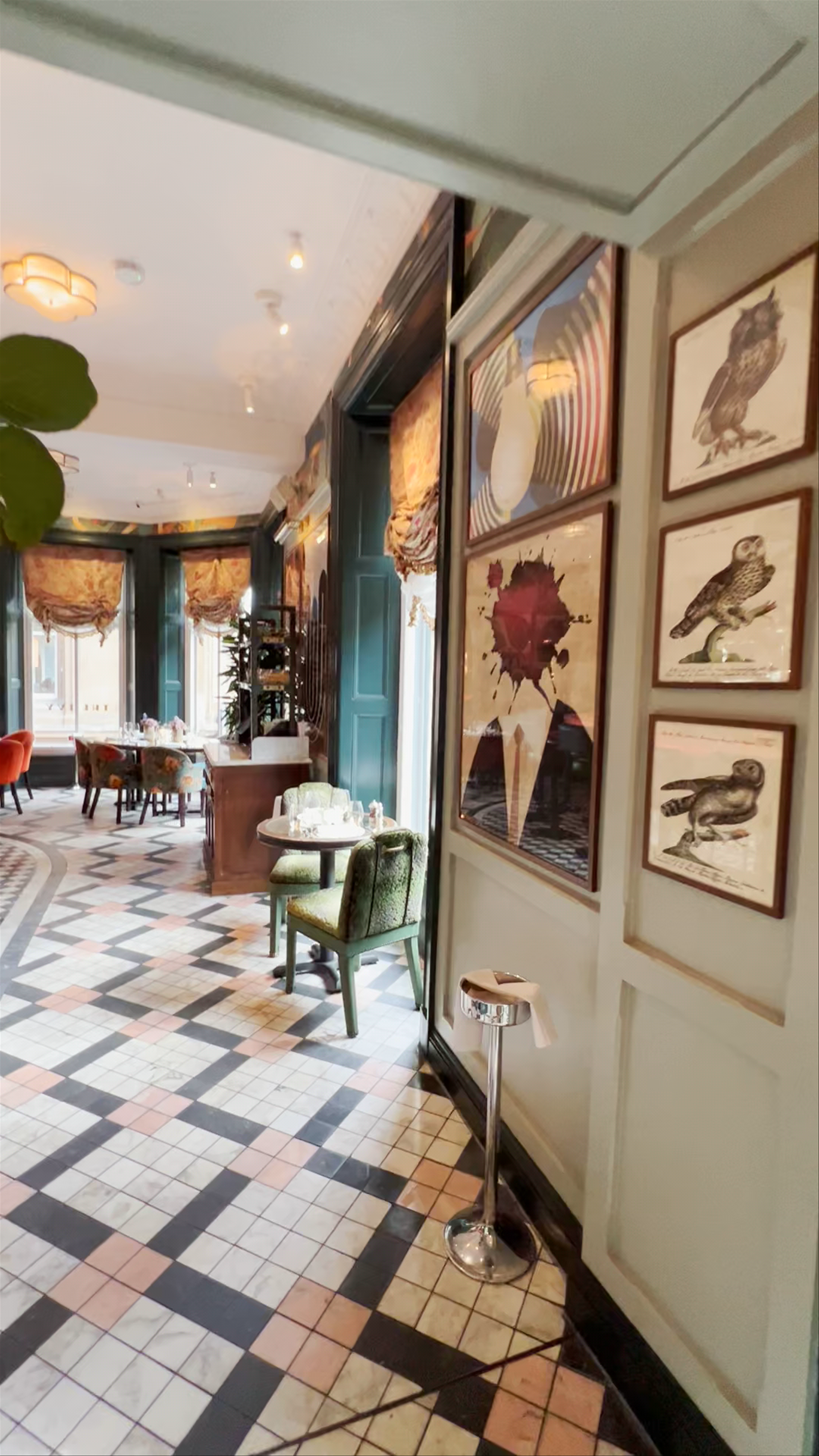 The Ivy Buchanan Street: Elegant Dining & Chic Atmosphere in Glasgow
