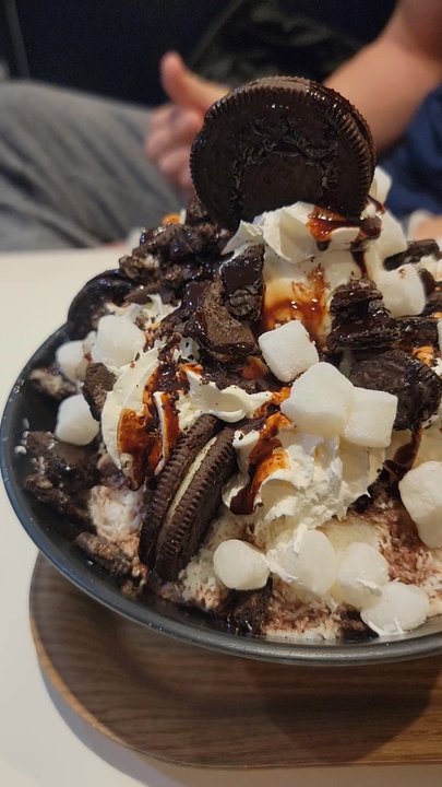 Cafe Moment - Choco Oreo (5/5) and Croffle Banana Nutella (10/5) - Desserts Near Me - Chantilly, Virginia