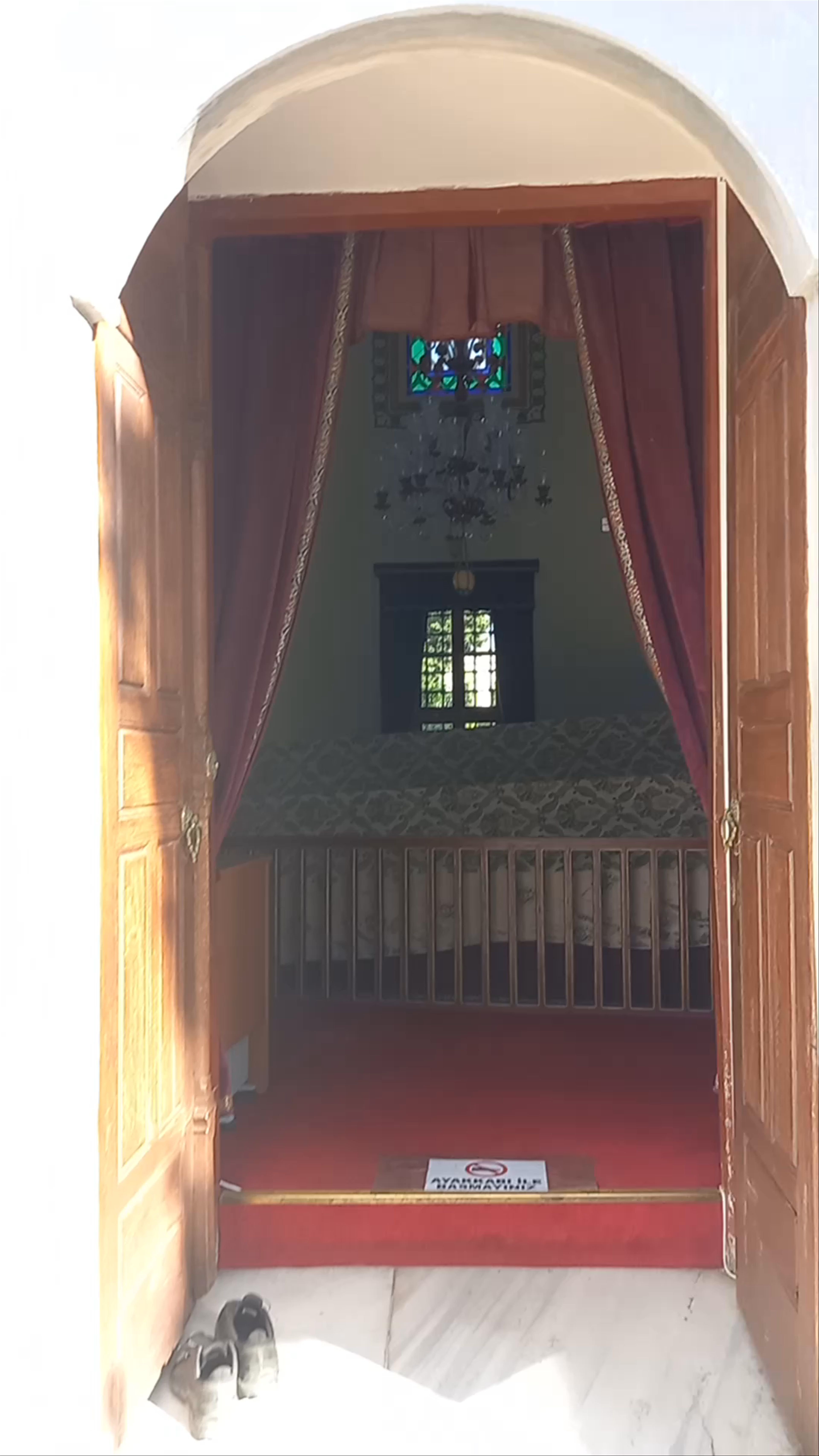 Gülbahar Hatun Türbesi: Ottoman Elegance in İstanbul's Historic Ali Kuşçu