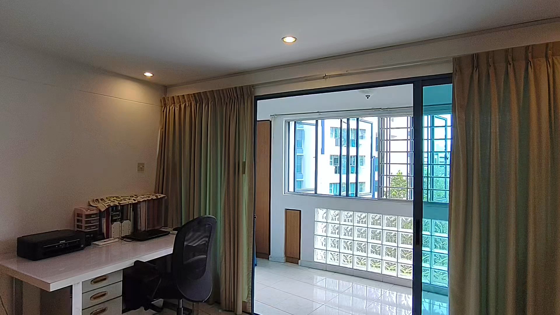 Executive HDB for Sale in  468A Admiralty Drive - Image 15