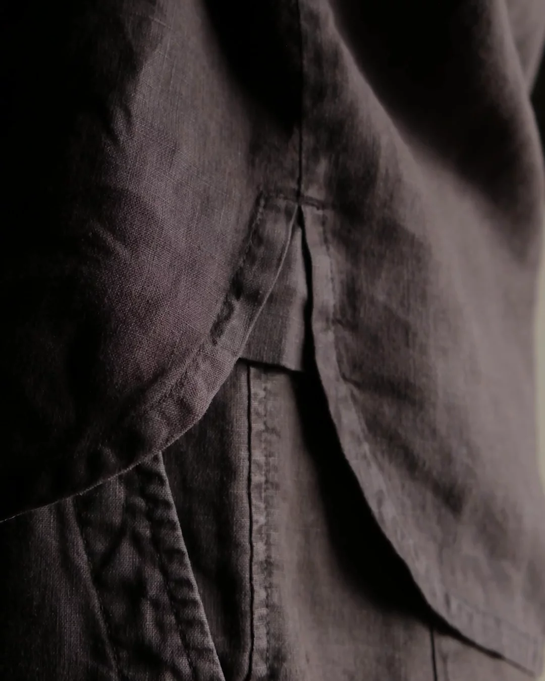 Lightweight Linen Shirt - Magma Pigment | James Perse Los Angeles