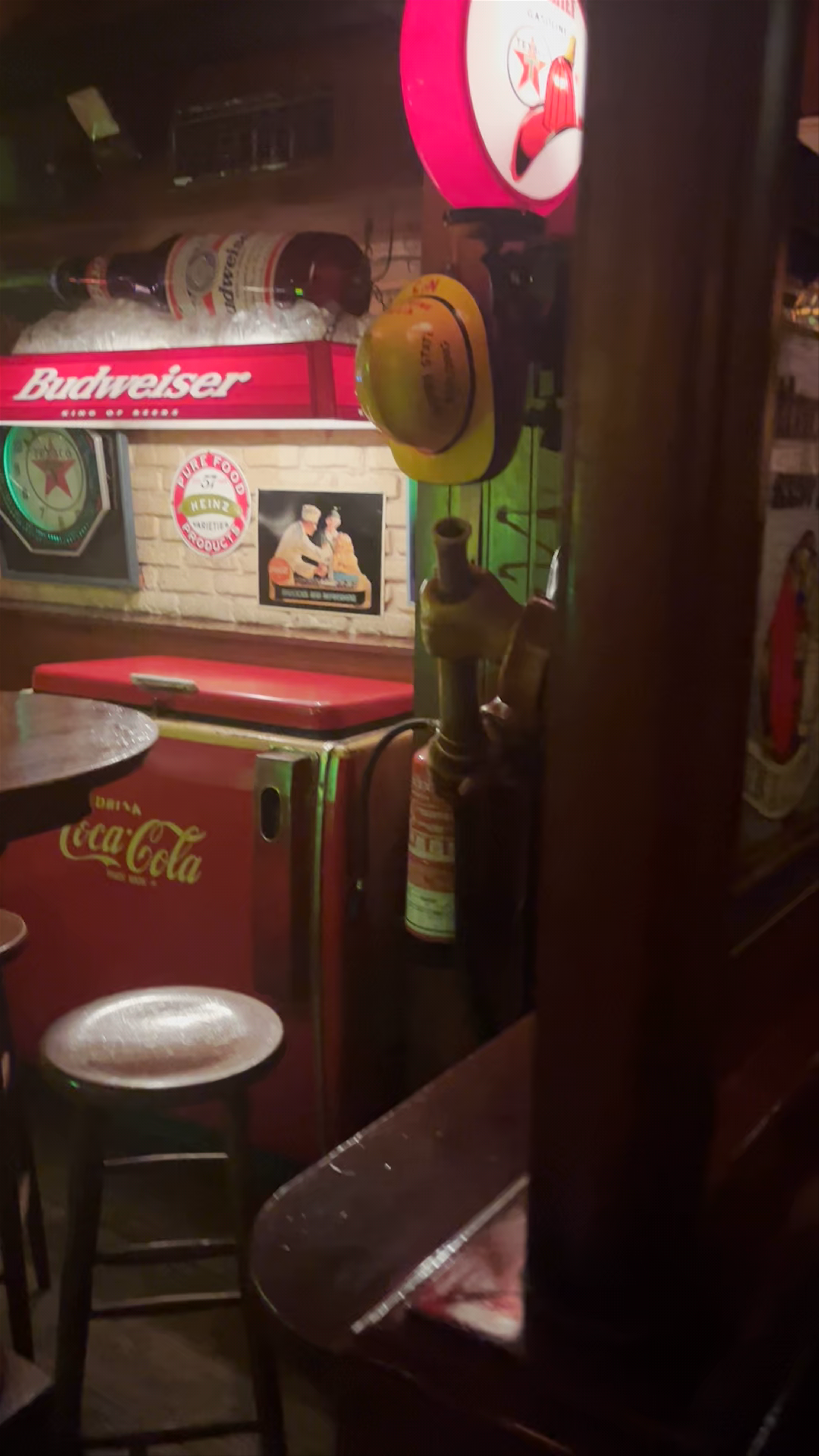 Vintage Vibes at 20th Century Rock Bar in Vigo
