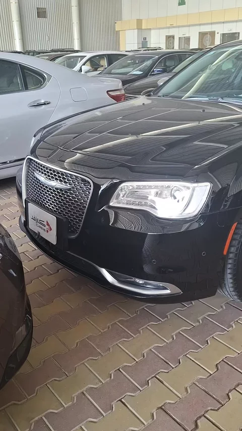 كرايسلر 300 C 2018