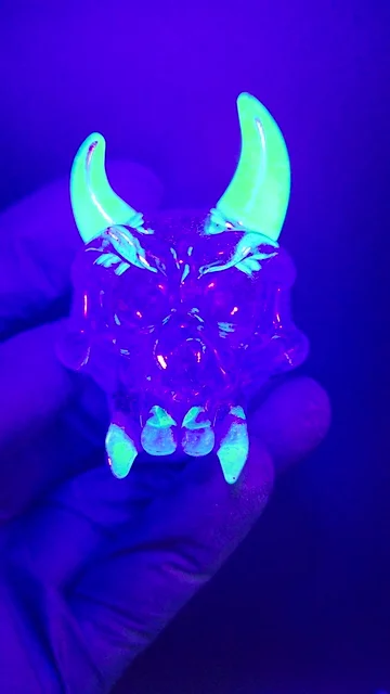 Preview pic of UV\CFL skull