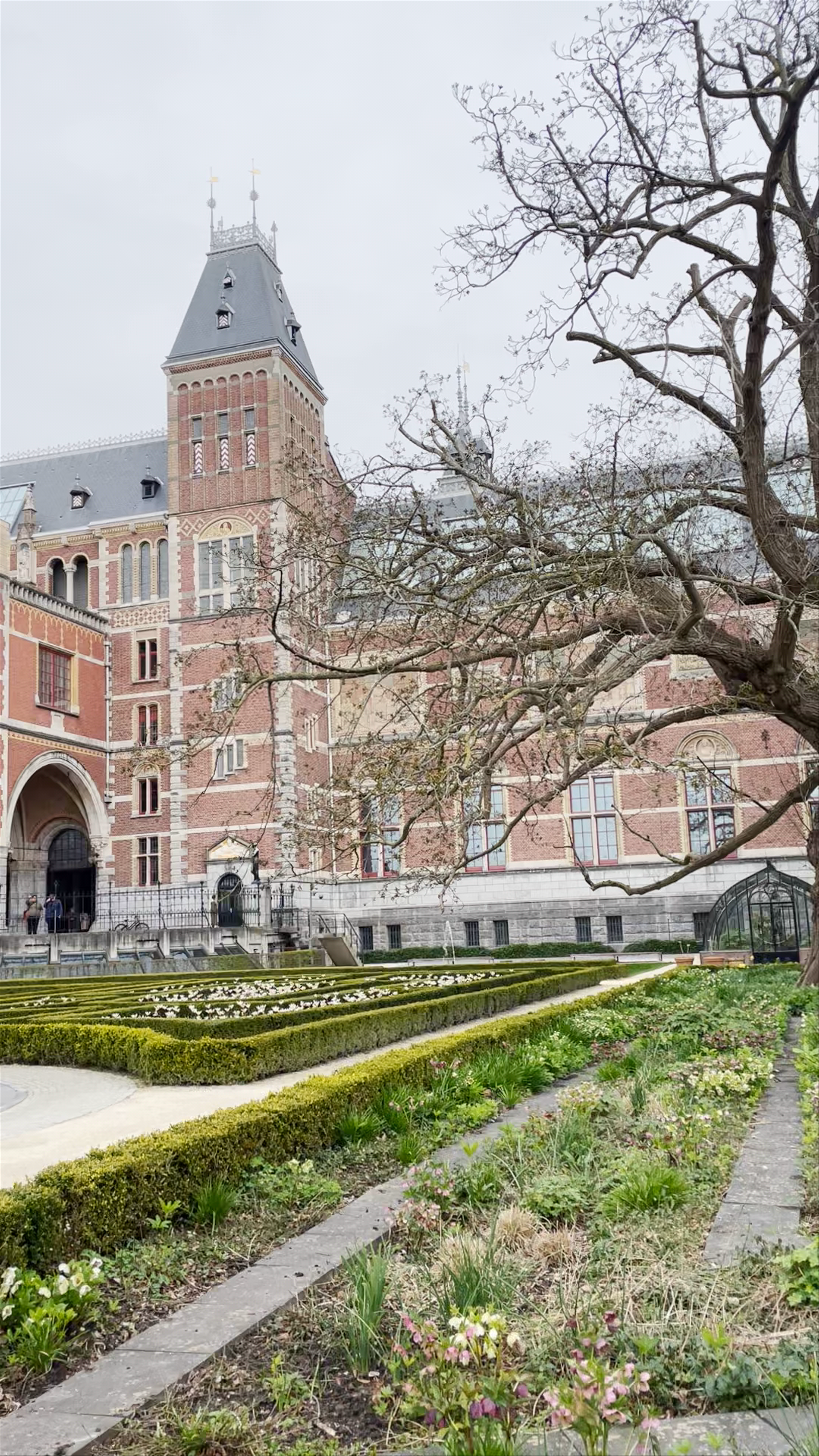 Rijksmuseum Springtime Stroll: Discover Amsterdam's Artistic Heart