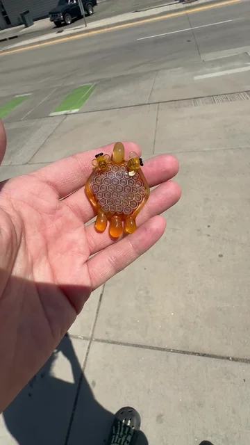 Preview pic of Joe P honeycomb milli pendant
