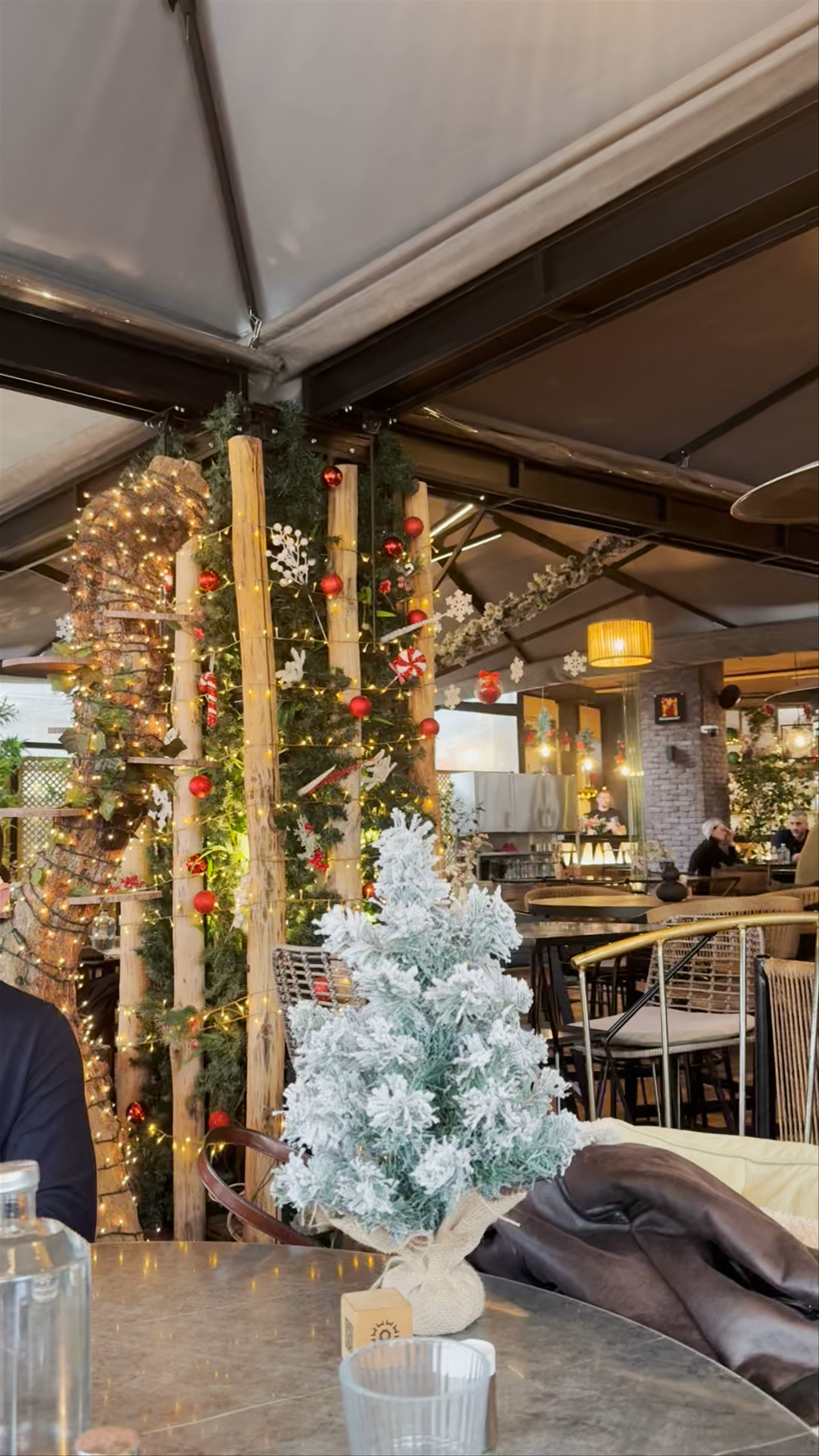 Model Urban Style Bar