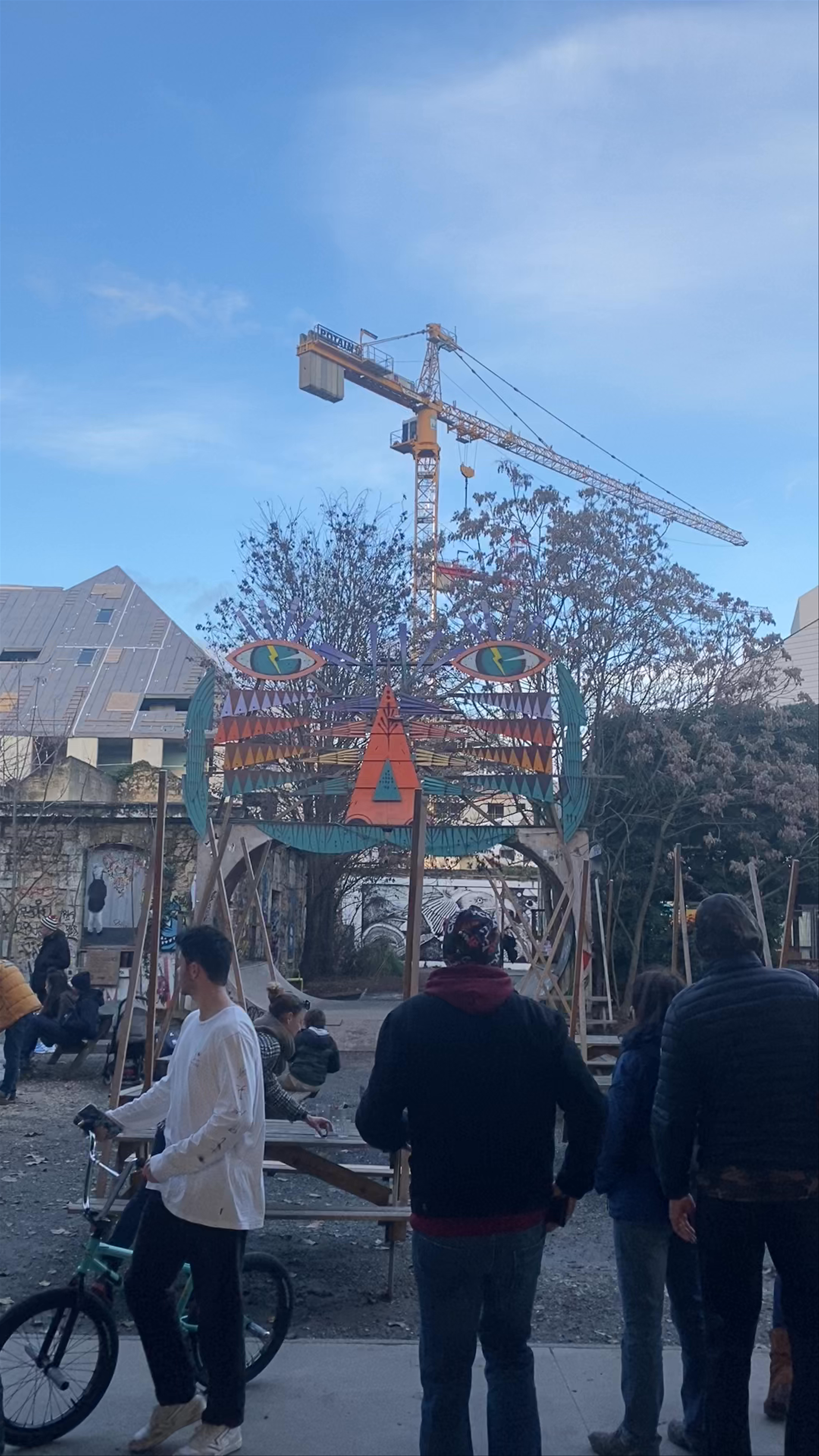 Darwin Eco-système: Urban Creativity and Vibrant Hangout in Bordeaux