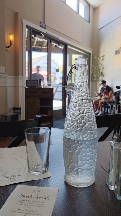 Crescent Bistro - A quick look around. - New American Near Me - Pleasant Hill, California