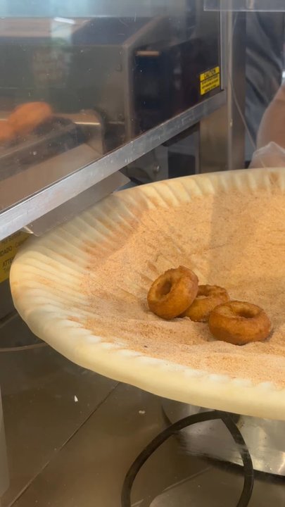 Red Apple Farm - Fresh mini donuts - Donuts Near Me - Boston, Massachusetts