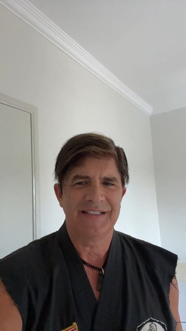 Order a personalised video from Dr. Robert Rey