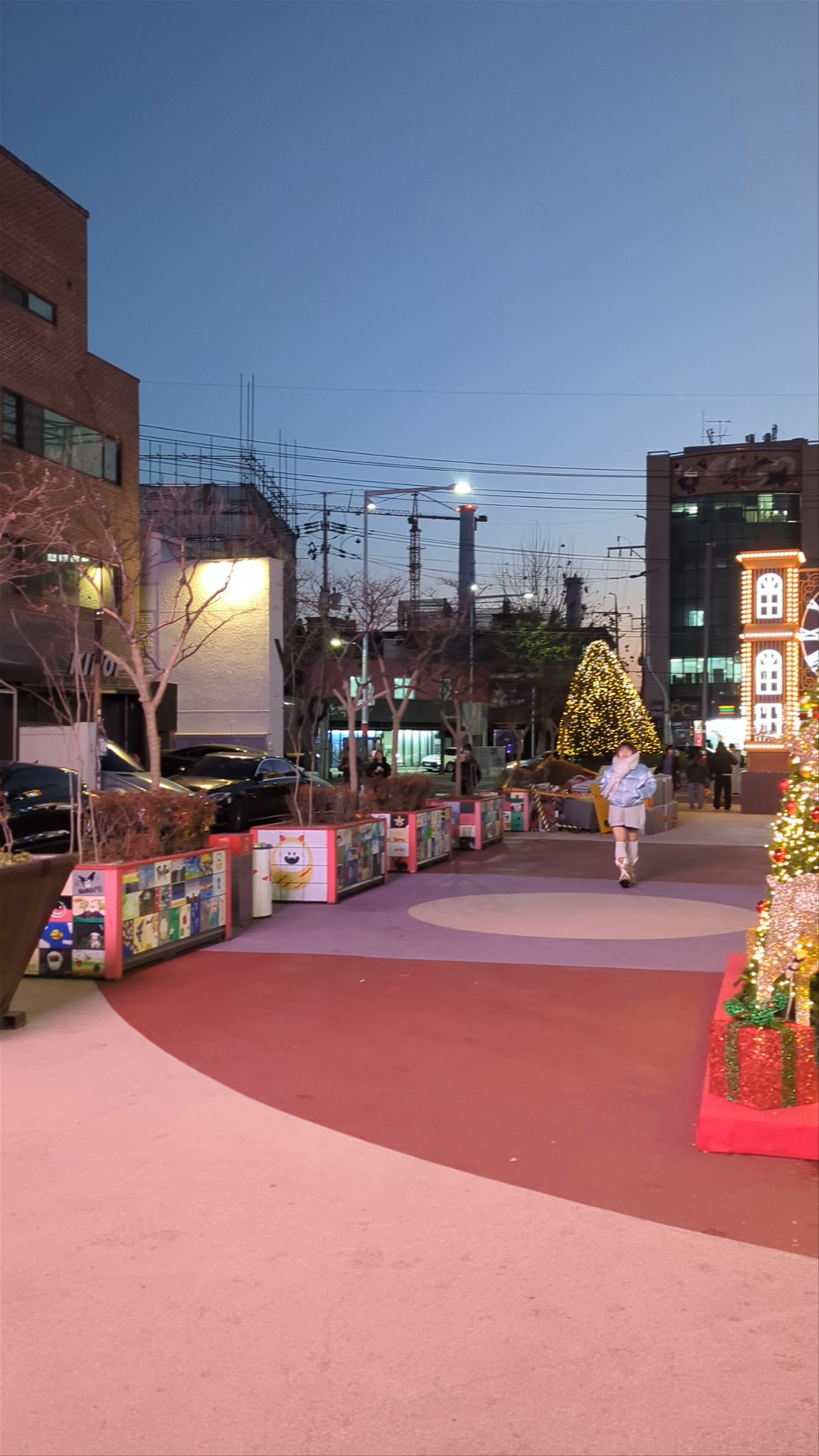 Hongik Univ. Station Exit 3