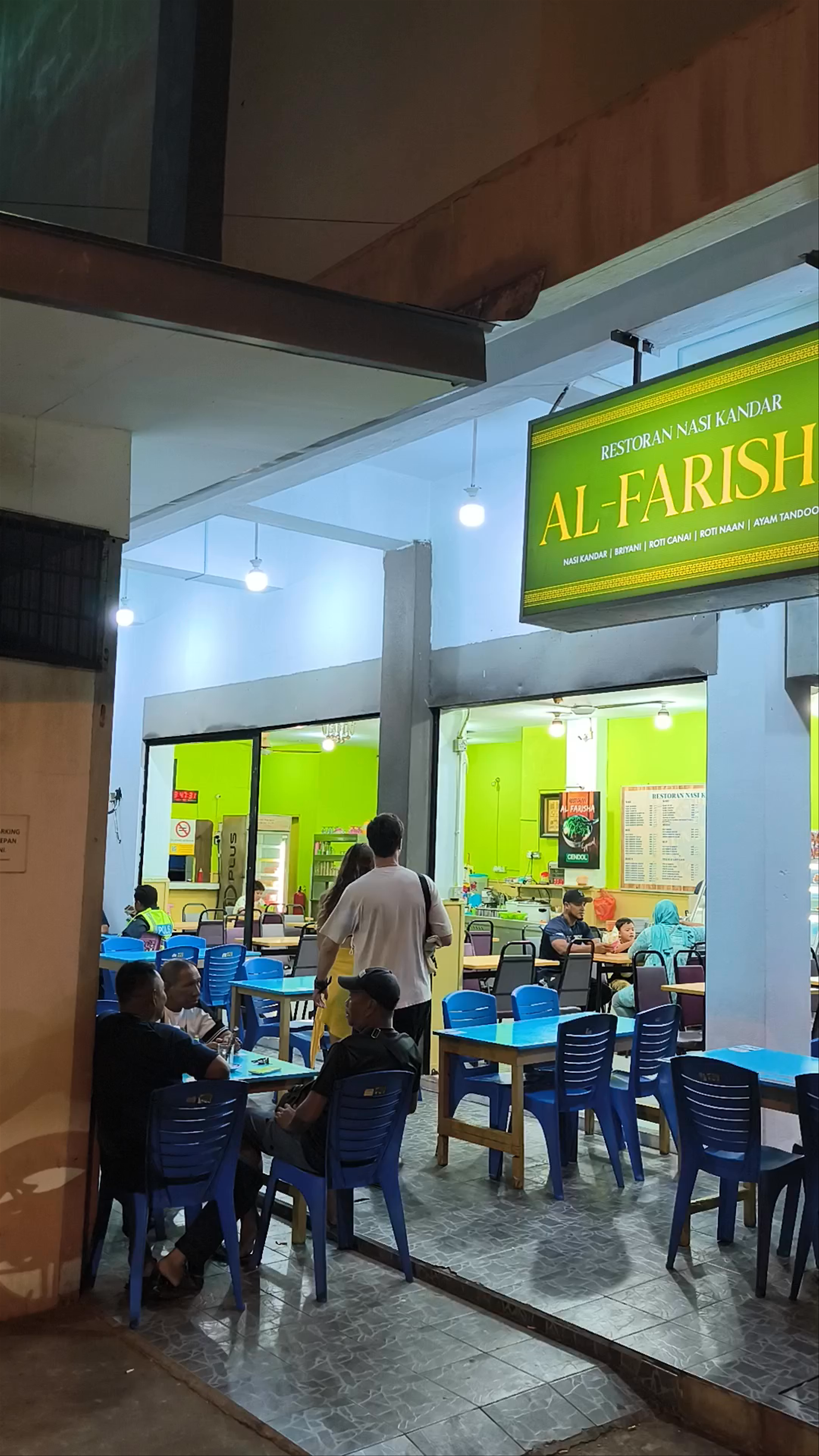 Nasi Kandar Al-Farisha: Nighttime Local Dining in Semporna, Sabah