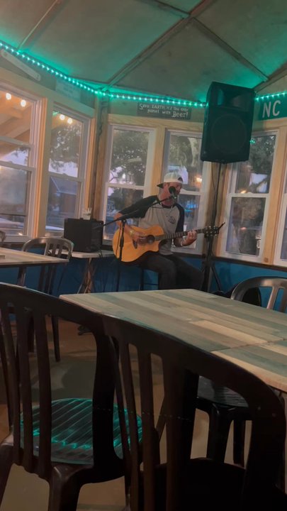 Ocracoke Oyster Company - Seafood Near Me - Ocracoke, North Carolina