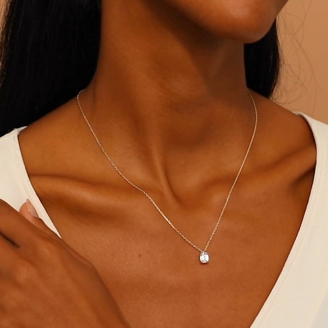 VRAI Solitaire Pendant | Emerald | 14k | Yellow Gold | caratWeight: other