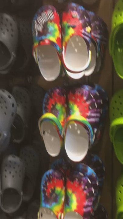 Crocs - Inside of the store - Shoe Stores Near Me - Sacramento, California