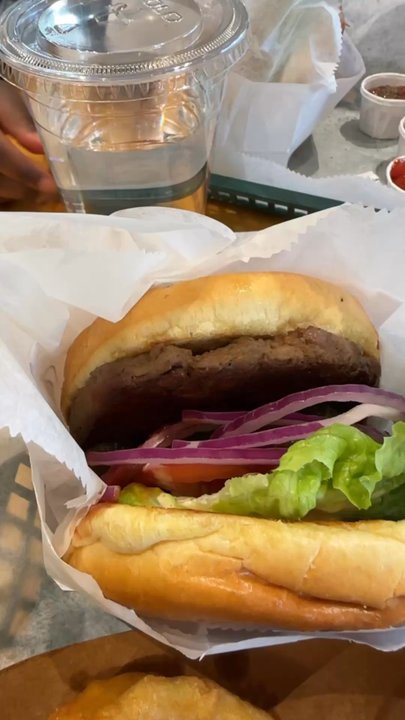 Busy Burger - Burgers Near Me - Chicago, Illinois