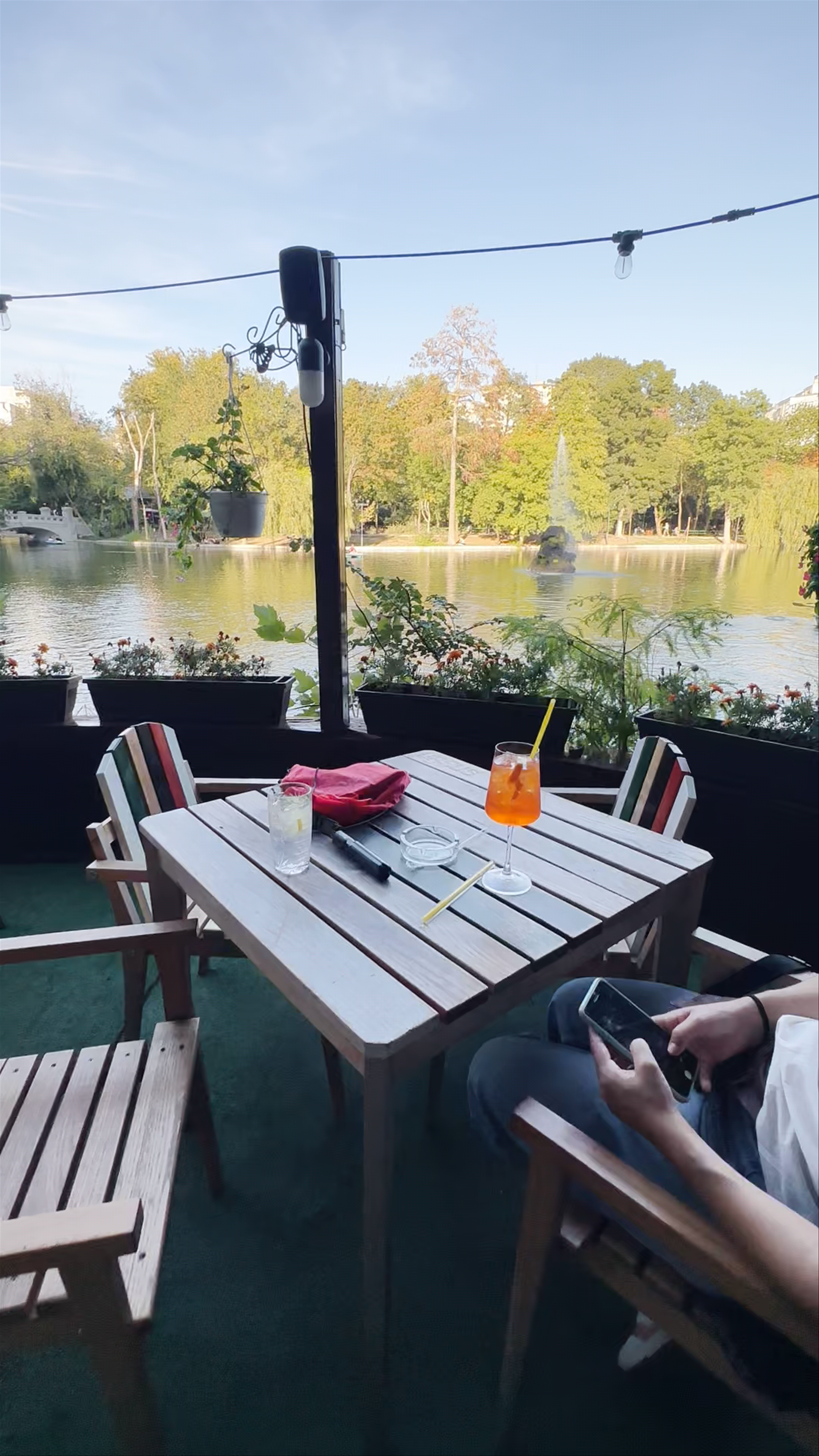 Terasa Grădina Cișmigiu: Serene Lakeside Escape in Bucharest