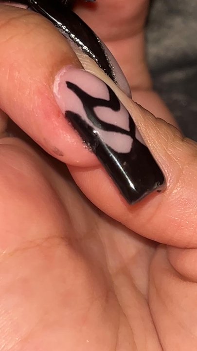 Vinny Nails - Messy, sloppy work. You can still see the gem on my middle finger (left hand) left over that Allen didn't drill off the first time. - Nail Salons Near Me - Tucson, Arizona