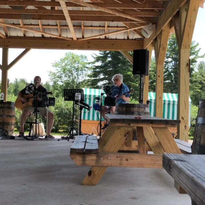 Libby & Son U-Pick - Live music. These guys had personalities and were very talented - Pick Your Own Farms Near Me - Limerick, Maine