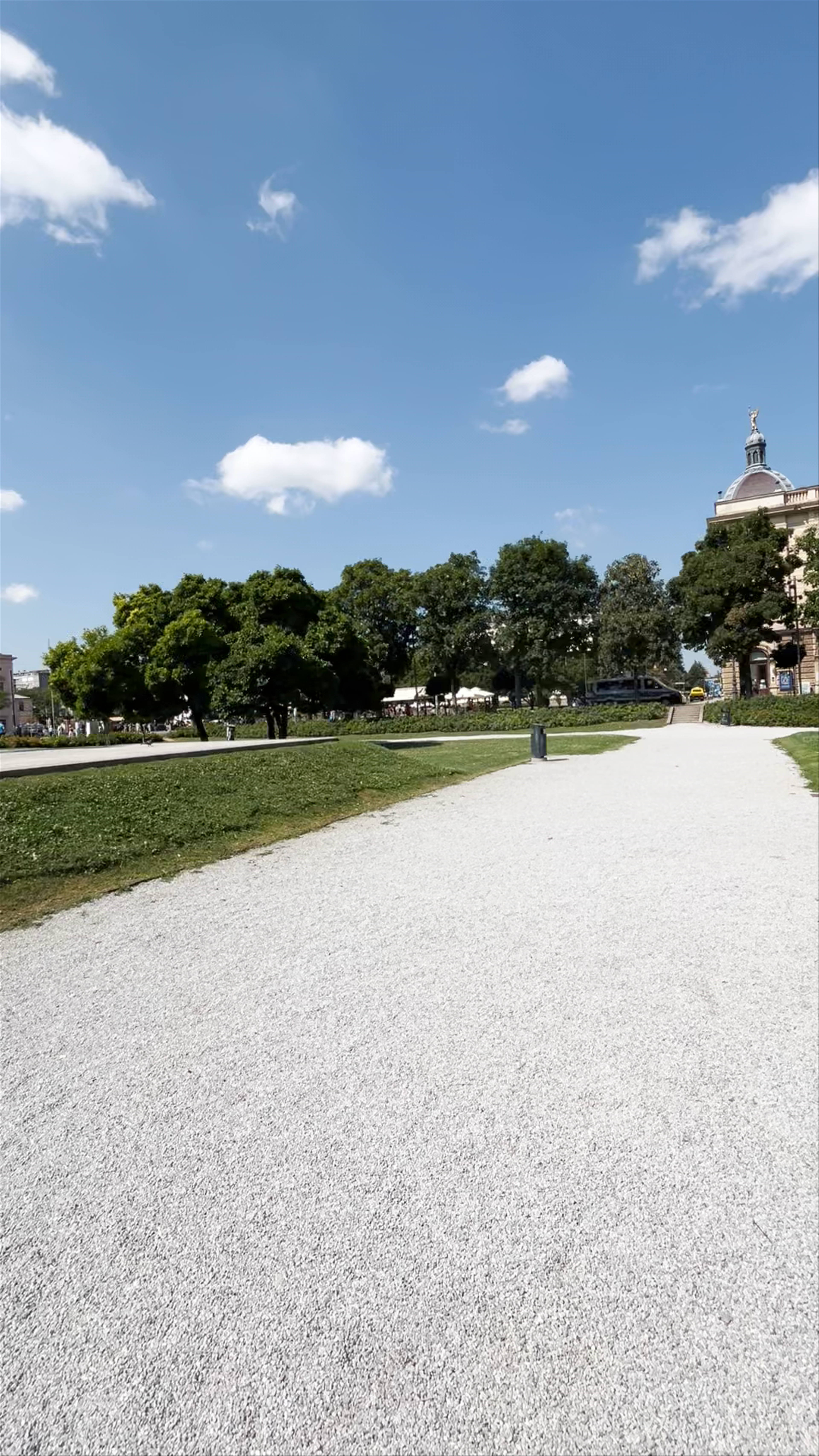 Spomenik kralju Tomislavu: A Sunlit Landmark in Zagreb
