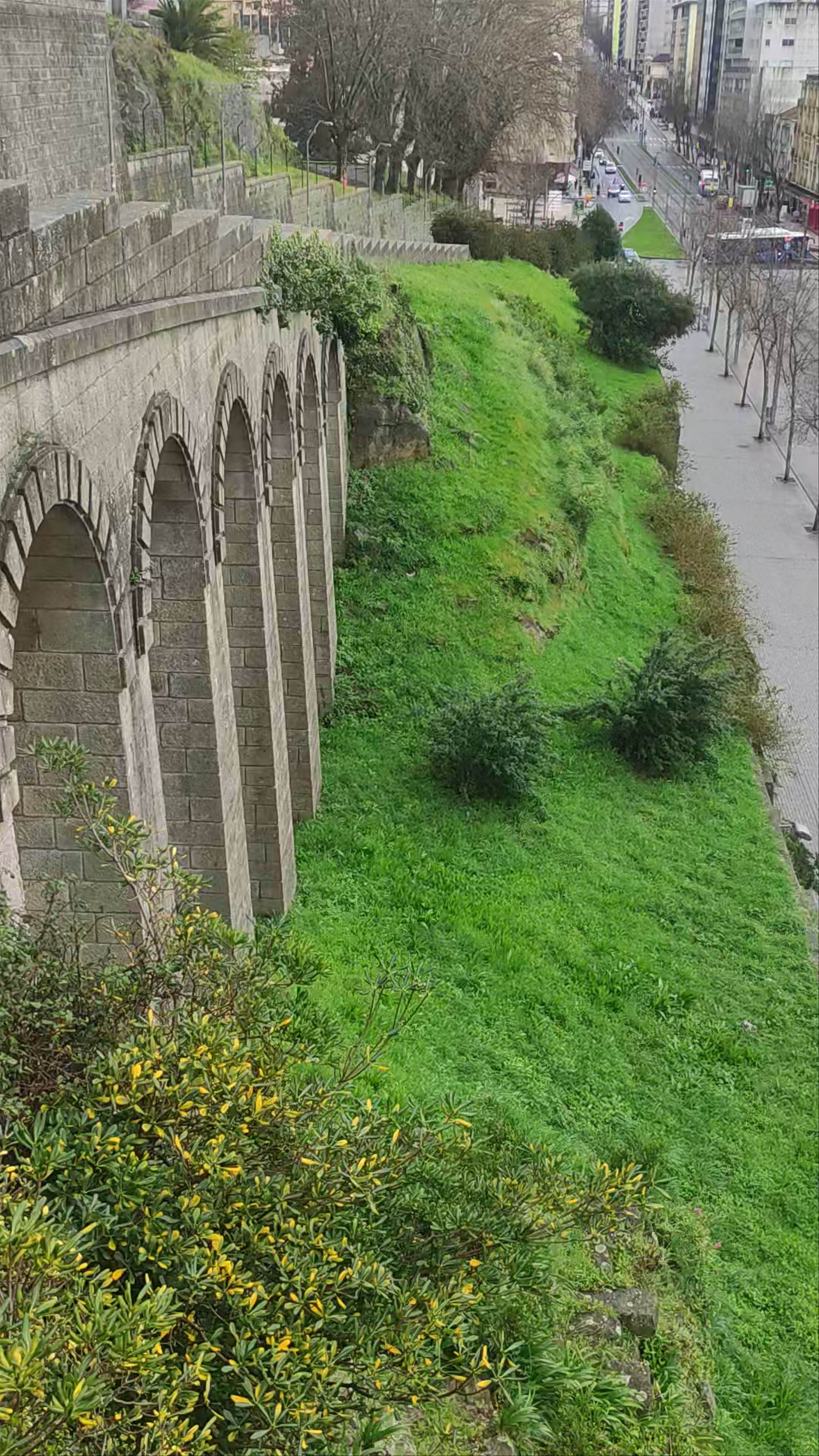 Monasterio de la Sierra del Pilar: Historic Majesty in Vila Nova de Gaia