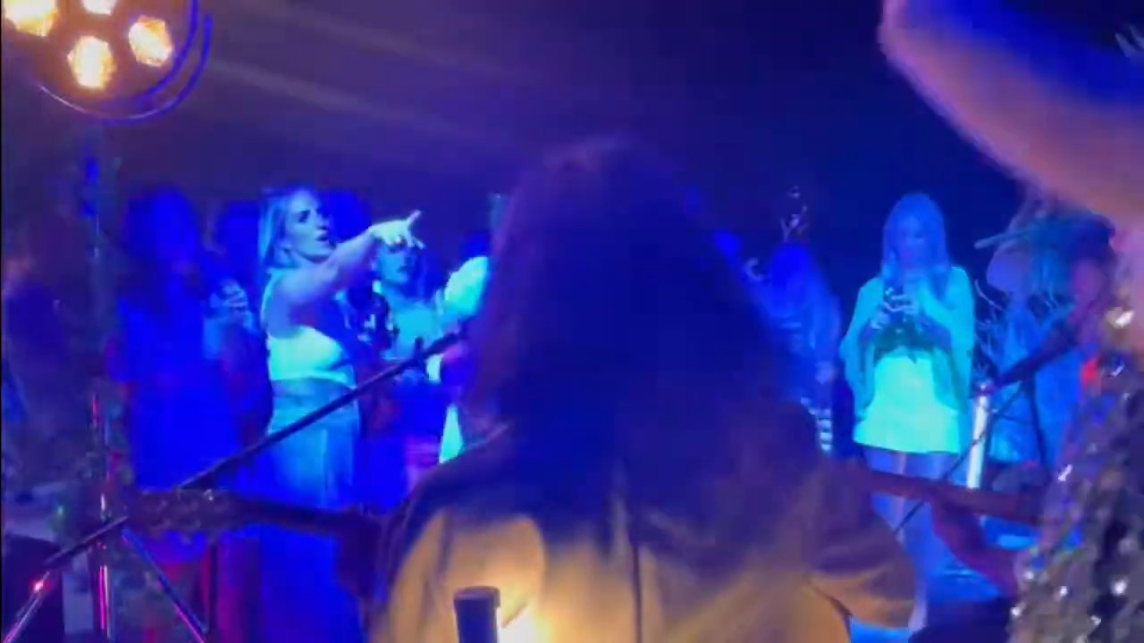 Acoustic Royale - Mansion Party Duo - video