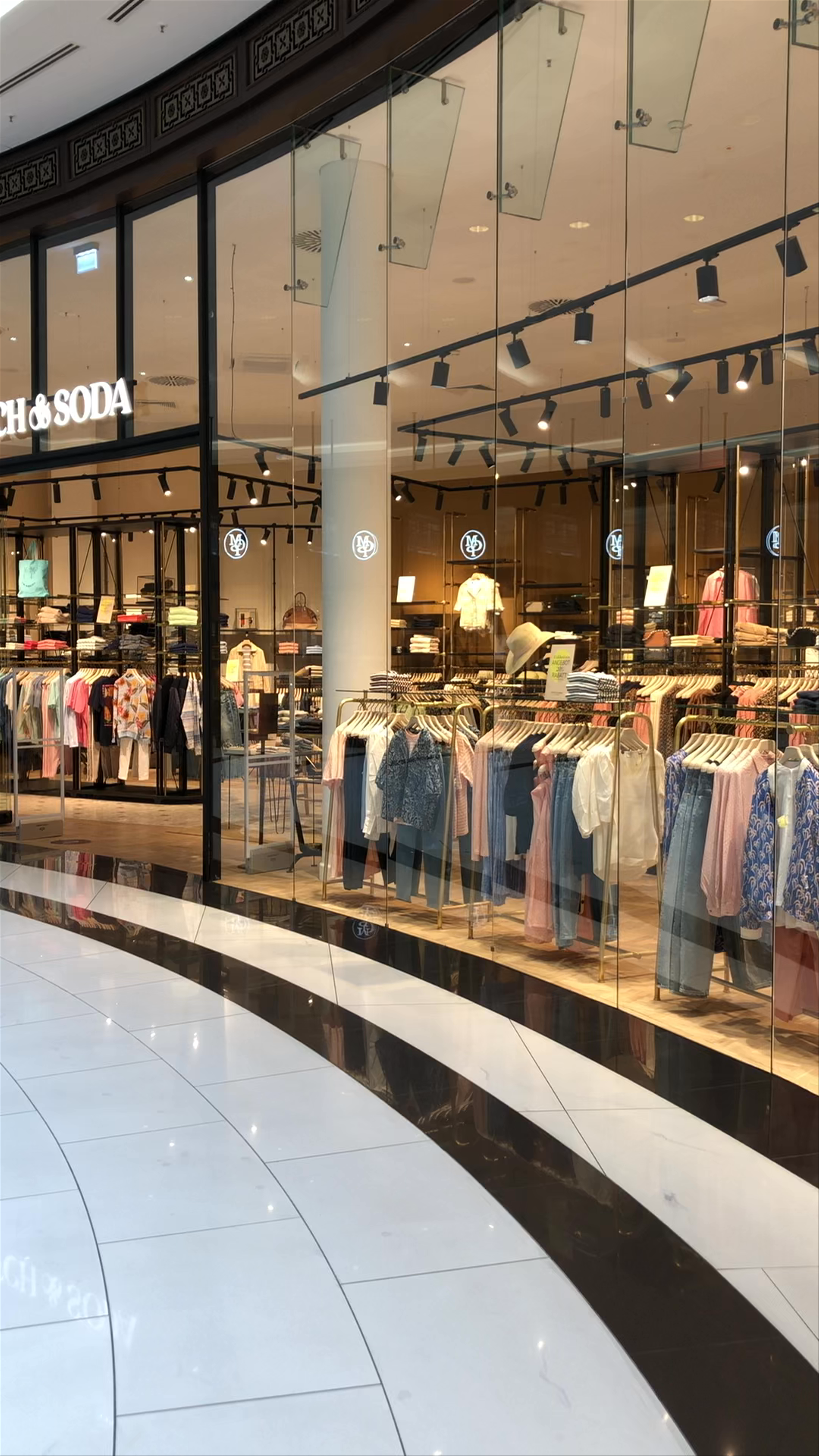 Mall of Berlin: Elegant Shopping Experience in the Heart of Berlin