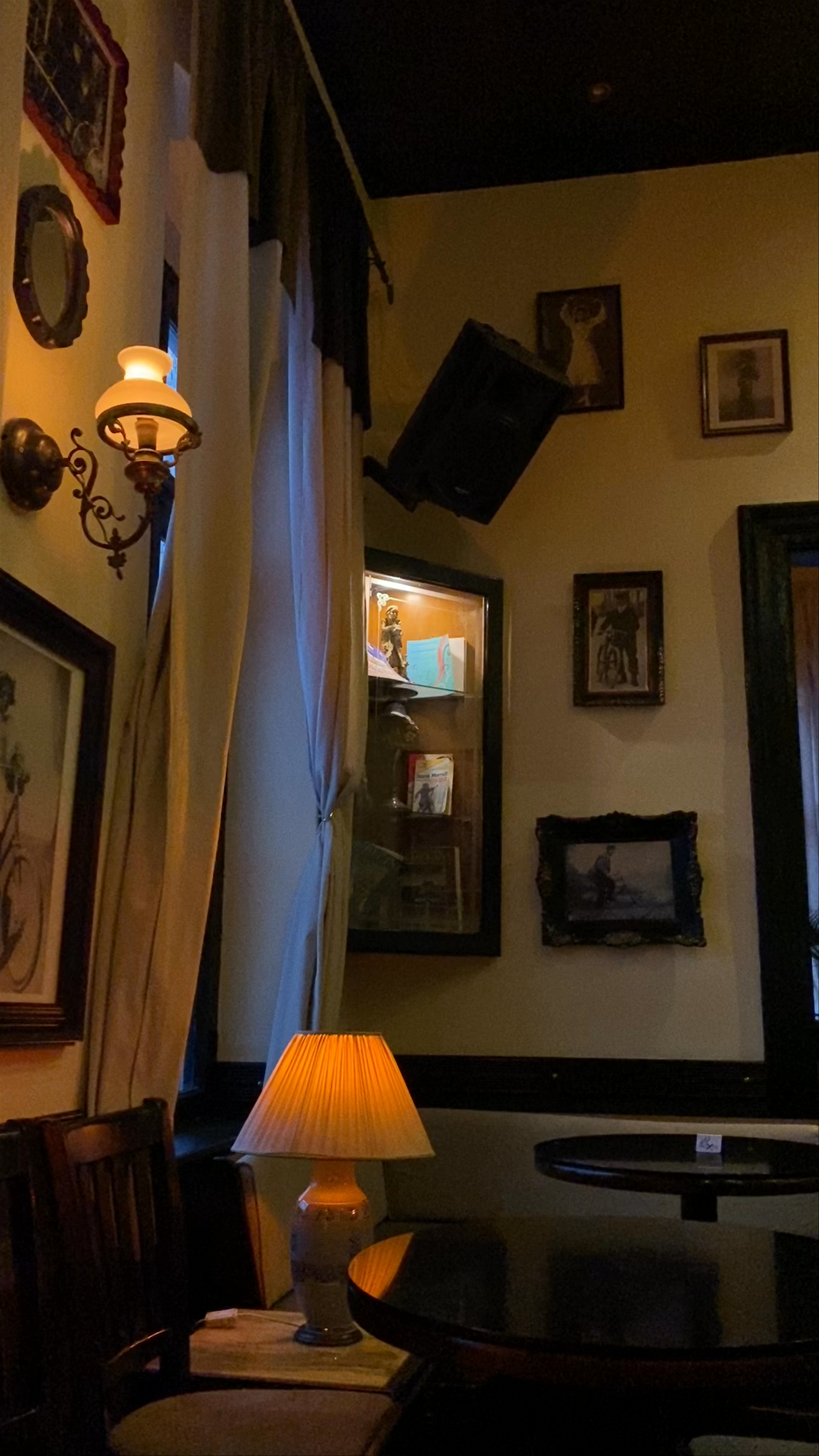 Dentro sto Bar