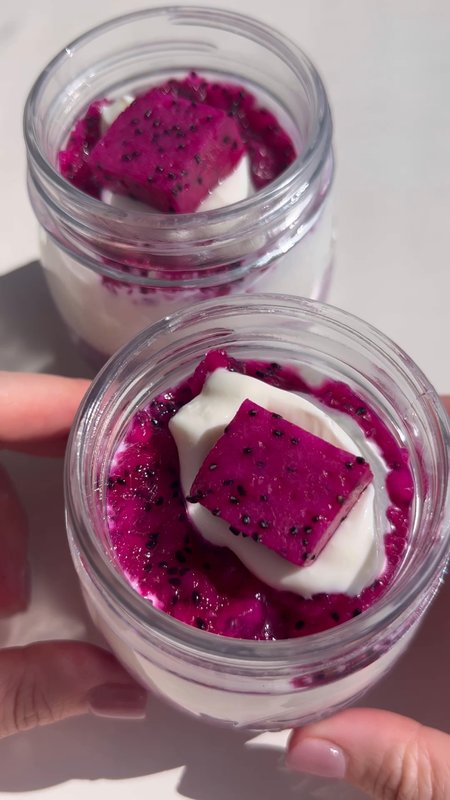 Dragonfruit Chia Pudding